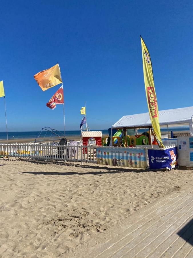 La Villa L'Oiseau Bleu Proche De La Plage Et De Deauville !!! Awards 2025 Blonville-sur-Mer Kültér fotó