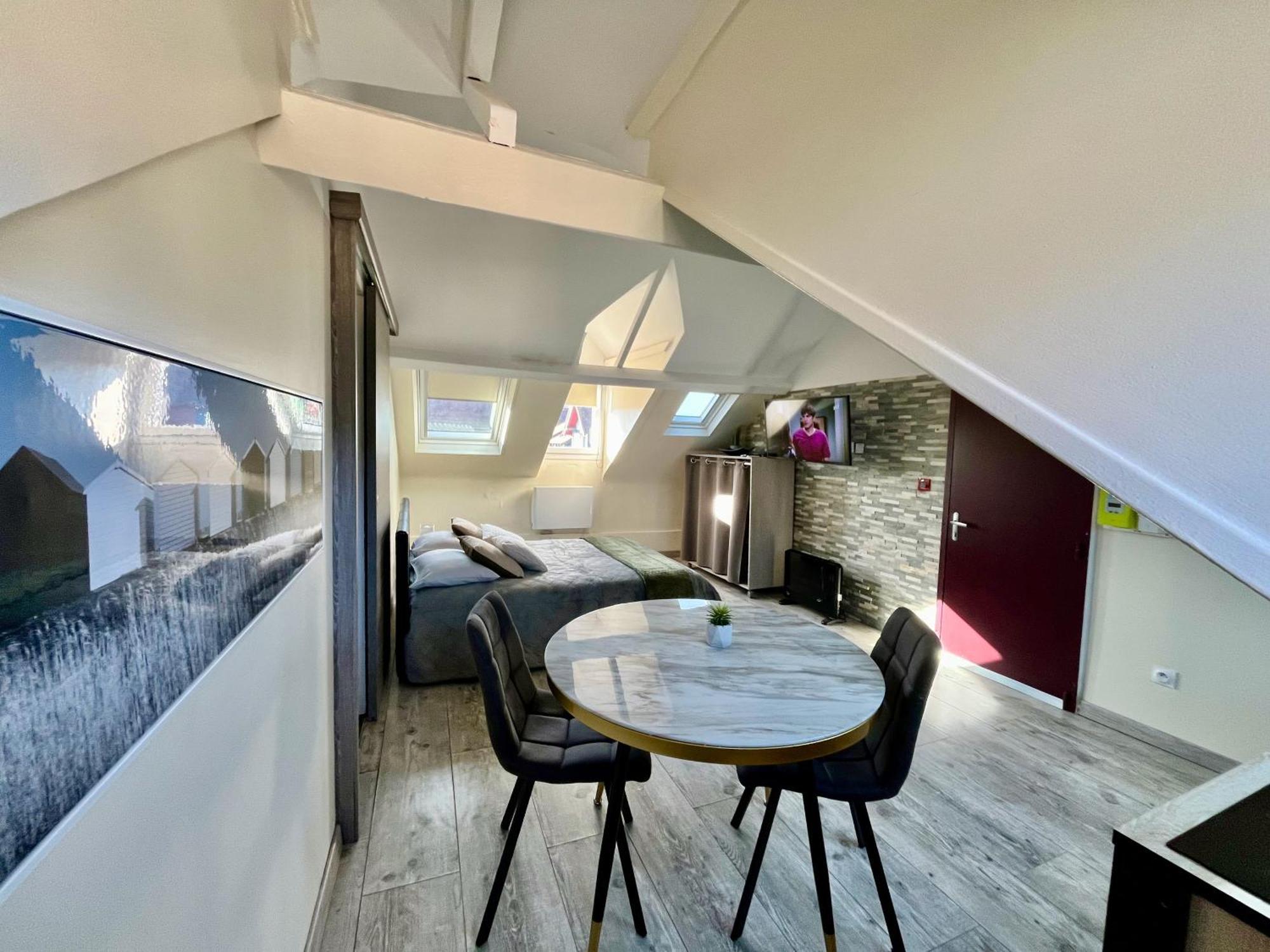 La Villa L'Oiseau Bleu Proche De La Plage Et De Deauville !!! Awards 2025 Blonville-sur-Mer Szoba fotó